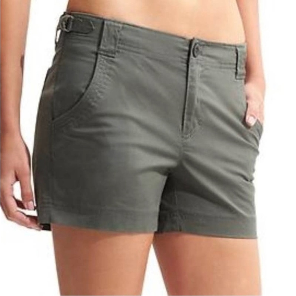 Athleta Women’s Green  Organic Cotton Cargo Short size 8